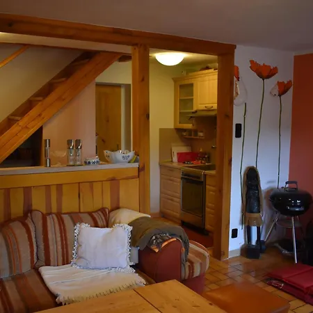 Potacelova 1c, Primelkov, Za Mostem 200 M, Druha Chata, Smer Bitovcice *