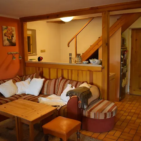 Potacelova 1c, Primelkov, Za Mostem 200 M, Druha Chata, Smer Bitovcice *