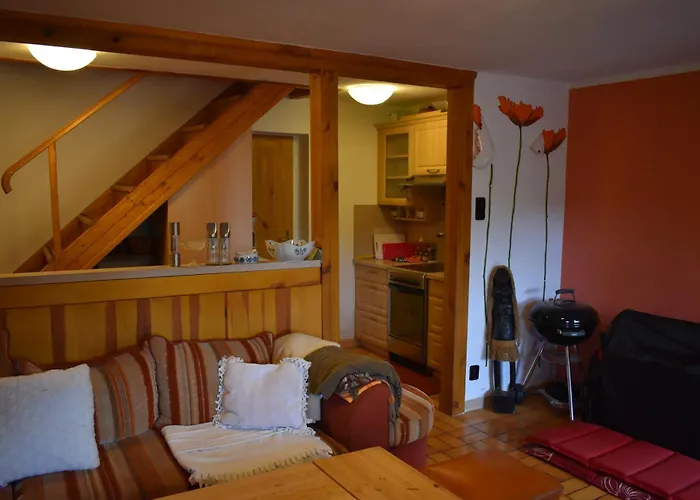 Potacelova 1c, Primelkov, Za Mostem 200 M, Druha Chata, Smer Bitovcice *