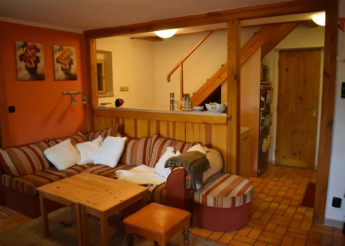 Potacelova 1c, Primelkov, Za Mostem 200 M, Druha Chata, Smer Bitovcice *