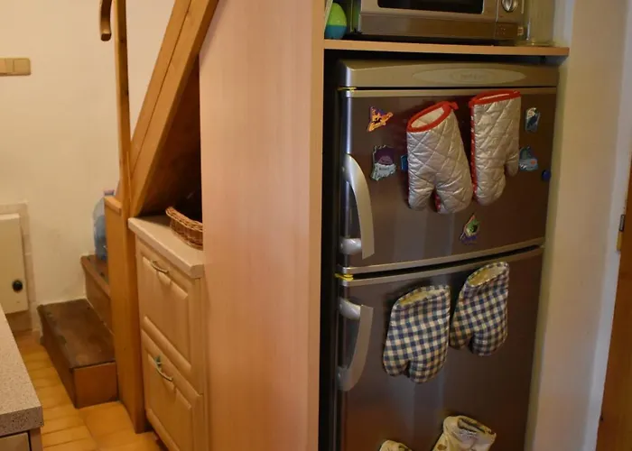 Potacelova 1c, Primelkov, Za Mostem 200 M, Druha Chata, Smer Bitovcice