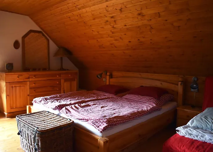 Potacelova 1c, Primelkov, Za Mostem 200 M, Druha Chata, Smer Bitovcice